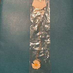 Daisy necklace